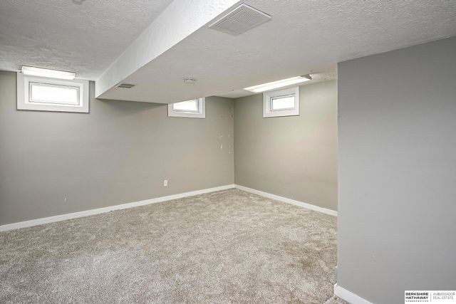 2616 Edwards Street, Bellevue, NE 68005