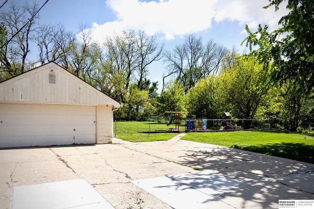 2616 Edwards Street, Bellevue, NE 68005