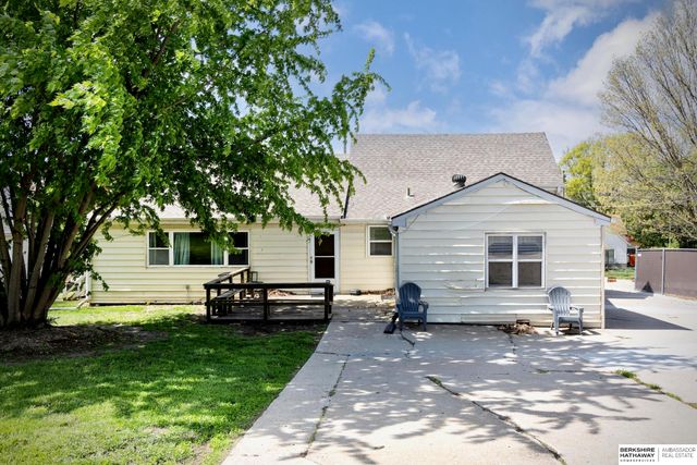2616 Edwards Street, Bellevue, NE 68005