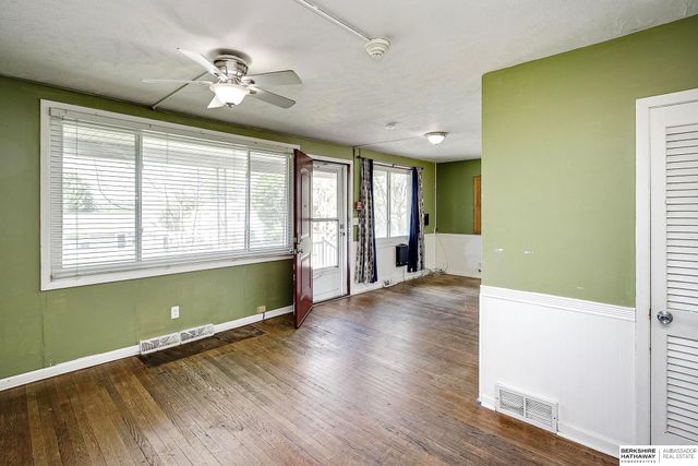 2616 Edwards Street, Bellevue, NE 68005