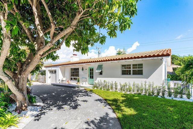 11 Hersey Drive, Ocean Ridge, FL 33435