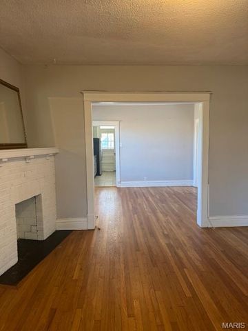 6751 Crest Avenue, University City, MO 63130