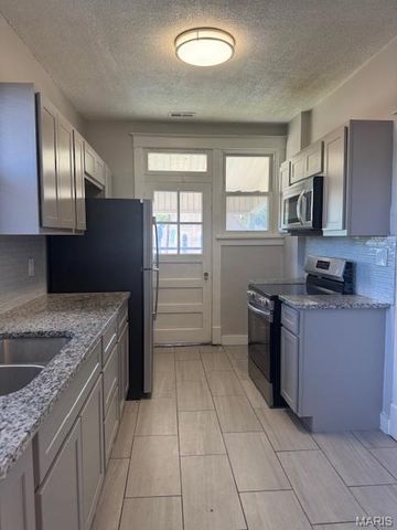 6751 Crest Avenue, University City, MO 63130