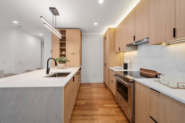 58 Kent U301, Brookline, MA 02445