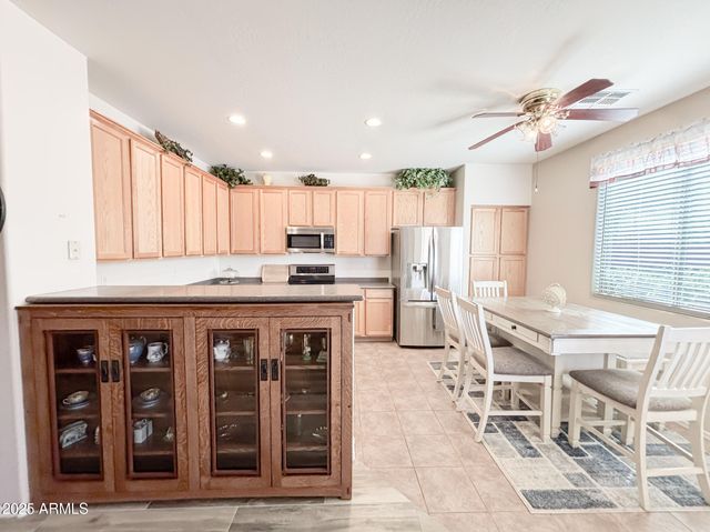 8567 W BROWN Street, Peoria, AZ 85345