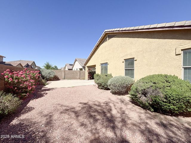 8567 W BROWN Street, Peoria, AZ 85345