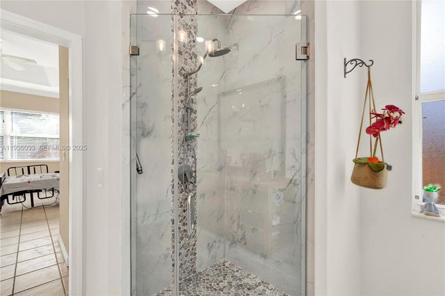 8916 SW 213th St, Cutler Bay, FL 33189