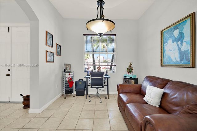 8916 SW 213th St, Cutler Bay, FL 33189