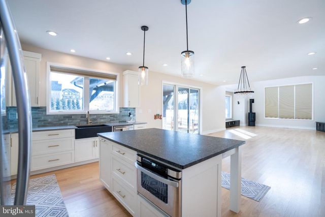 390 TROUT RD, State College, PA 16801