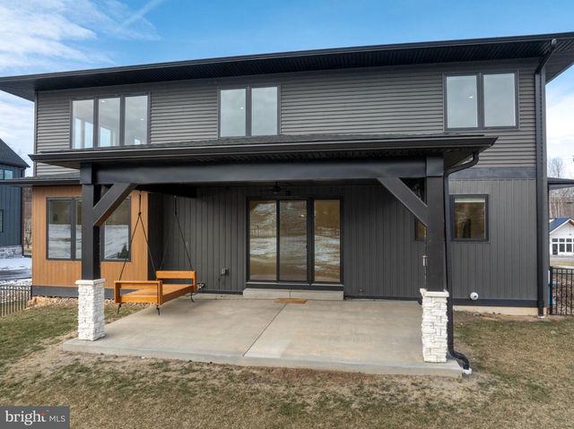 390 TROUT RD, State College, PA 16801