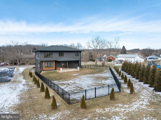 390 TROUT RD, State College, PA 16801