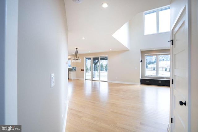 390 TROUT RD, State College, PA 16801