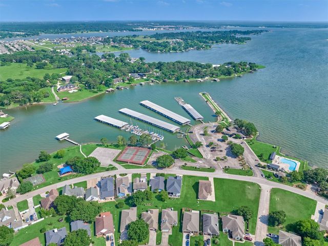7090 Gentle Breeze Drive, Willis, TX 77318