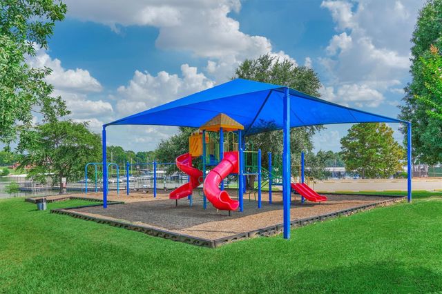 7090 Gentle Breeze Drive, Willis, TX 77318