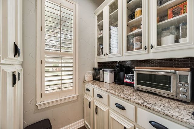 2217 Clearspring Drive S, Irving, TX 75063