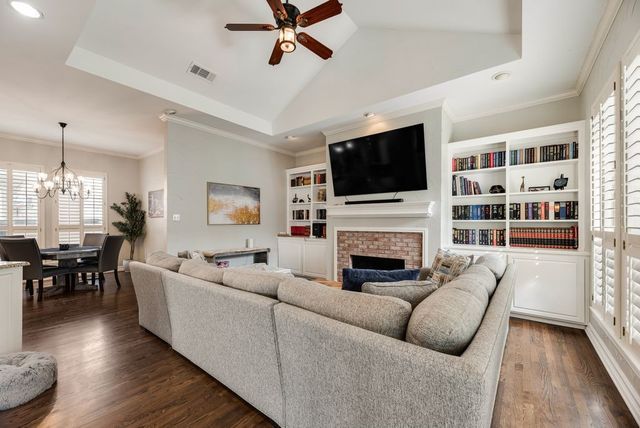 2217 Clearspring Drive S, Irving, TX 75063