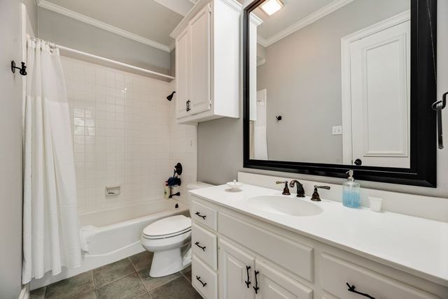2217 Clearspring Drive S, Irving, TX 75063