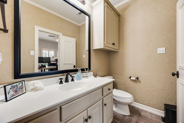 2217 Clearspring Drive S, Irving, TX 75063