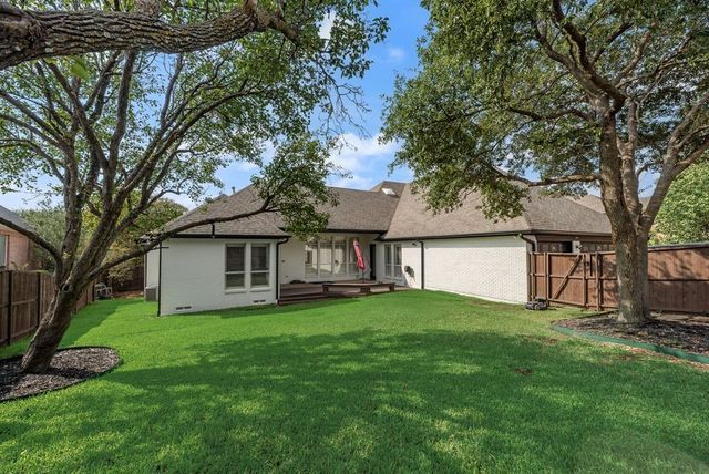 2217 Clearspring Drive S, Irving, TX 75063