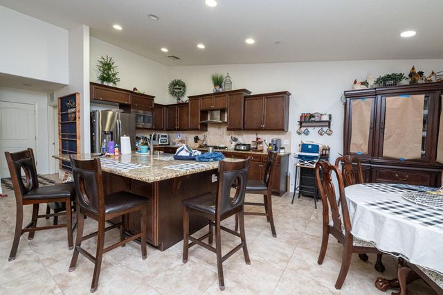 7441 N La Paz Avenue, Fresno, CA 93722