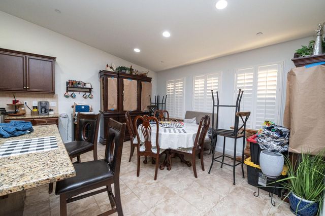 7441 N La Paz Avenue, Fresno, CA 93722