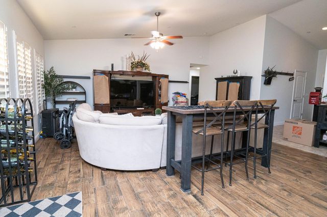 7441 N La Paz Avenue, Fresno, CA 93722