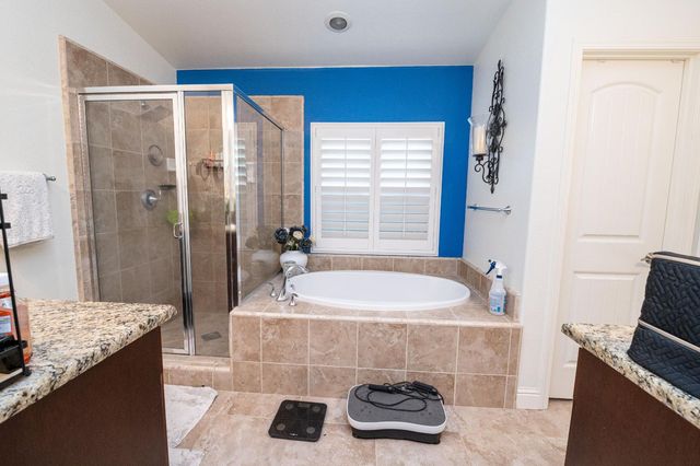 7441 N La Paz Avenue, Fresno, CA 93722