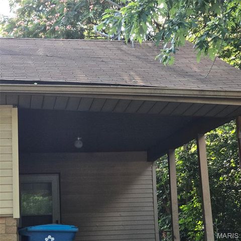 10125 Crown Point Drive, St Louis, MO 63136