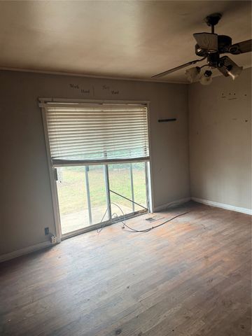 613 Sheridan, Jacksonville, TX 75766