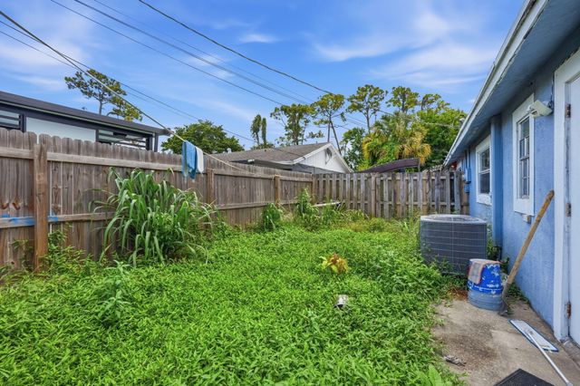4737 BOATMAN Street, Lake Worth, FL 33463