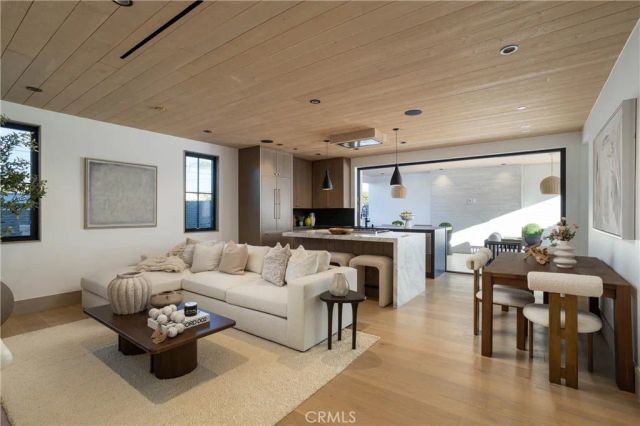 519 Narcissus Avenue B, Corona Del Mar, CA 92625