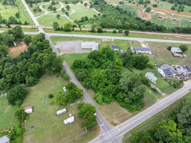 E Wilshire Boulevard, Oklahoma City, OK 73084