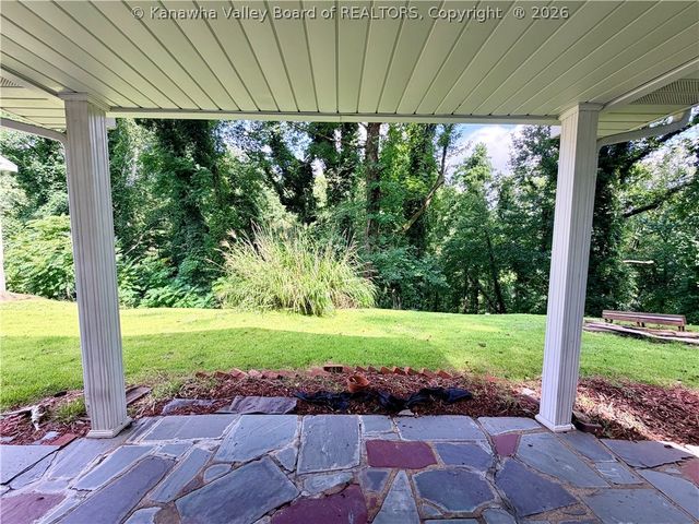 1235 Johnson Road, Charleston, WV 25314
