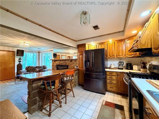 1235 Johnson Road, Charleston, WV 25314