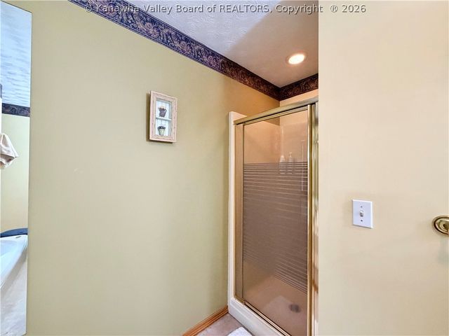 1235 Johnson Road, Charleston, WV 25314