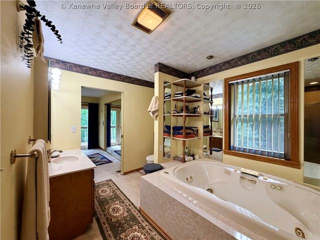 1235 Johnson Road, Charleston, WV 25314