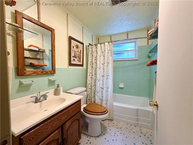 1235 Johnson Road, Charleston, WV 25314