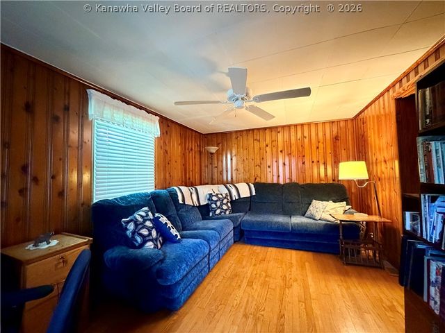 1235 Johnson Road, Charleston, WV 25314