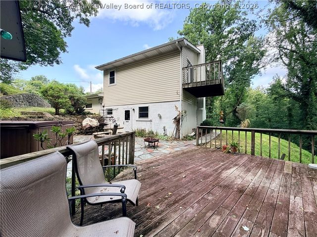 1235 Johnson Road, Charleston, WV 25314