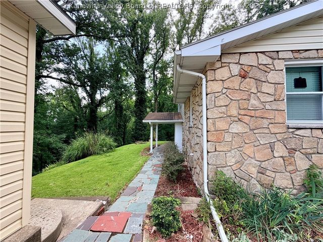 1235 Johnson Road, Charleston, WV 25314
