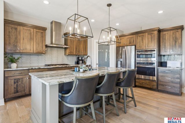 2313 S 220 Circle, Elkhorn, NE 68022