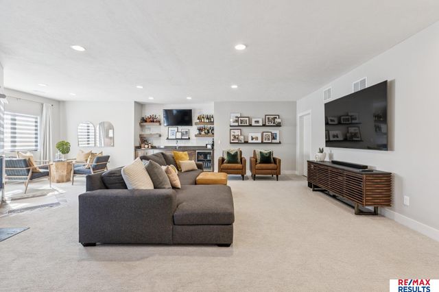 2313 S 220 Circle, Elkhorn, NE 68022