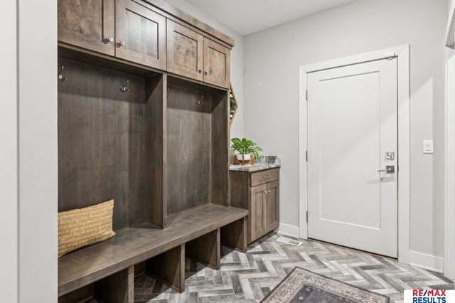 2313 S 220 Circle, Elkhorn, NE 68022