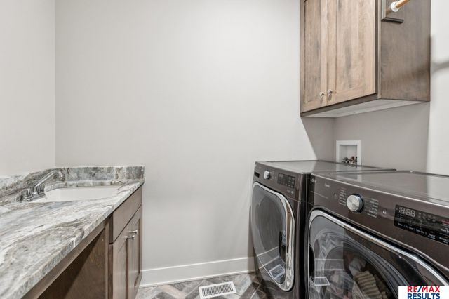 2313 S 220 Circle, Elkhorn, NE 68022