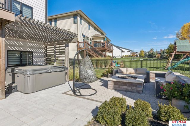 2313 S 220 Circle, Elkhorn, NE 68022