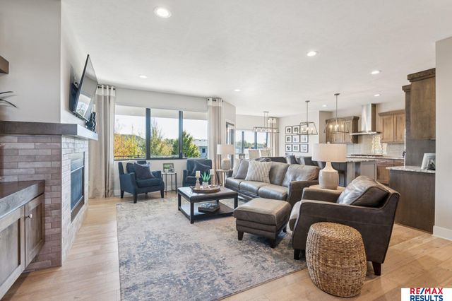 2313 S 220 Circle, Elkhorn, NE 68022