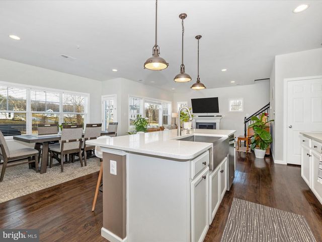 2813 HILLFIELD DR, Frederick, MD 21702