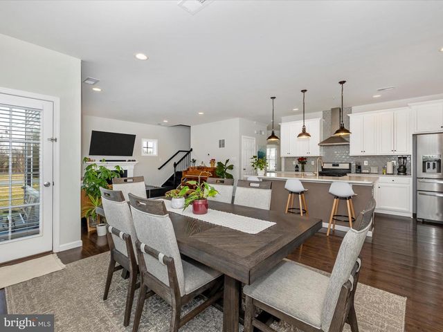 2813 HILLFIELD DR, Frederick, MD 21702