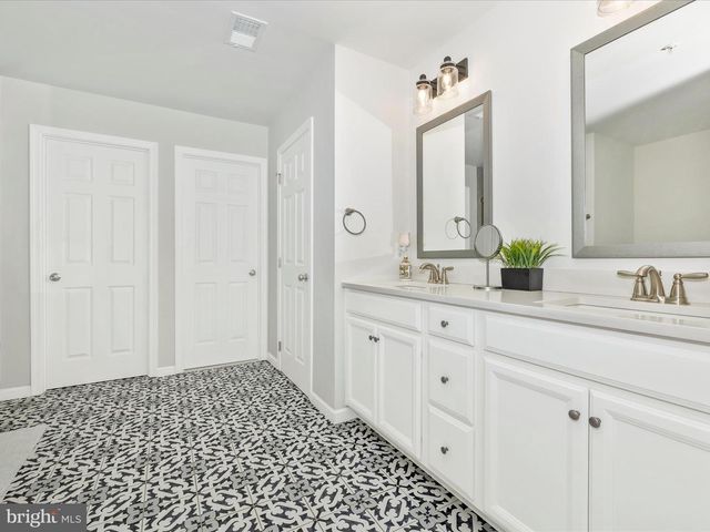 2813 HILLFIELD DR, Frederick, MD 21702