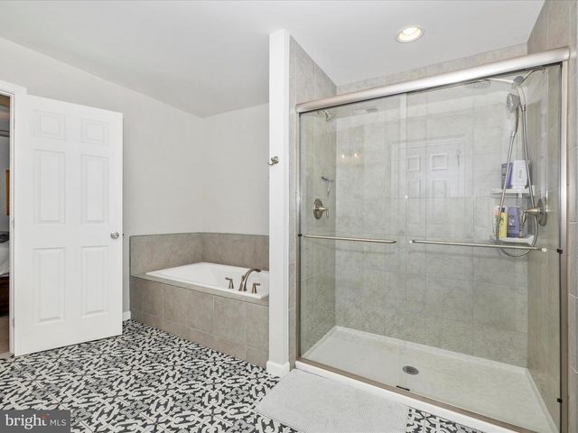 2813 HILLFIELD DR, Frederick, MD 21702